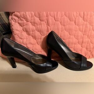 Worthington Sz 7.5” Black Leather Peep Toe Heels VGUC 😊😊